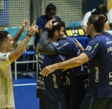 JOINVILLE VÔLEI VENCE NITÉROI FORA DE CASA NA ABERTURA DA SUPERLIGA B
