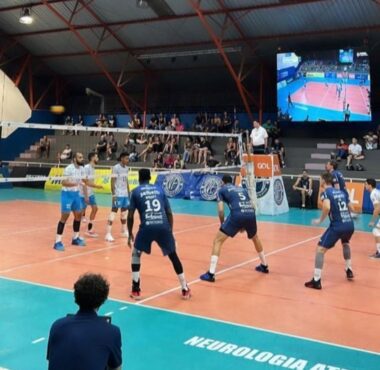 Em jogo de cinco sets, Joinville Vôlei vence o Neurologia Ativa e assume a liderança