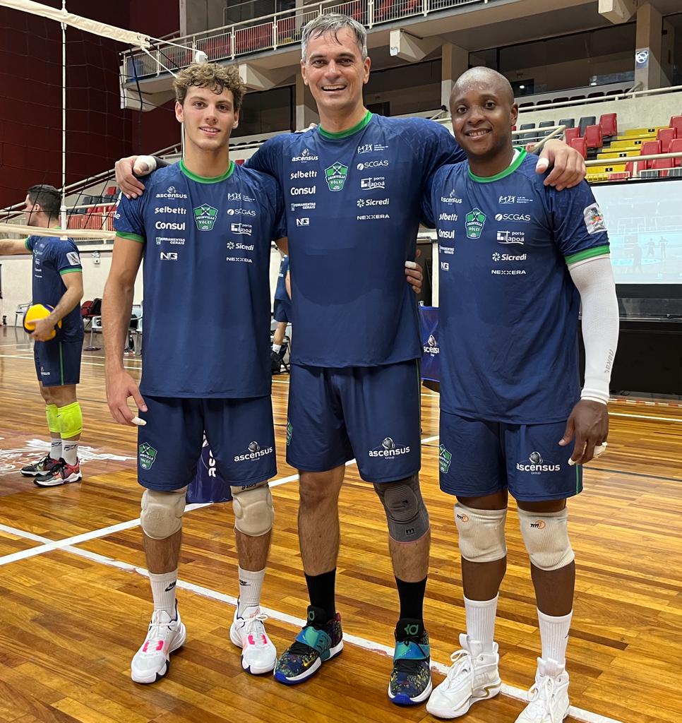 Quem é o jogador de vôlei mais alto do mundo? /