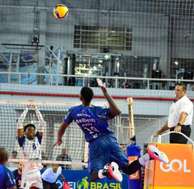 JOINVILLE VÔLEI VENCE ARAUCÁRIA POR 3 A 0 E FINALIZA PRIMEIRA FASE NA LIDERANÇA