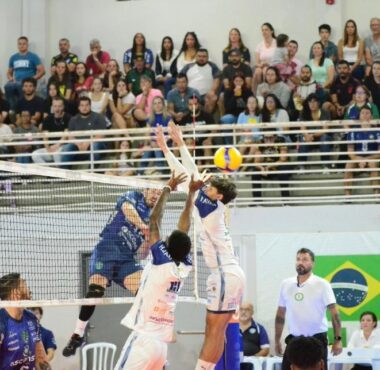 Implacável, Joinville Vôlei faz 3 a 0 no Araucária e fica a uma vitória da elite