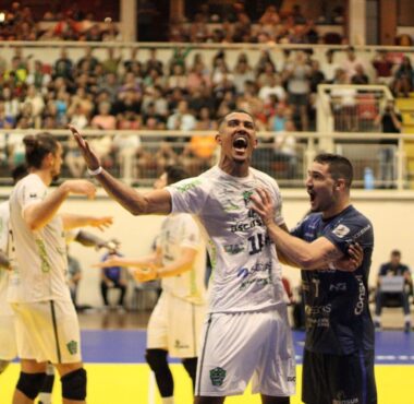Joinville Vôlei vence Araucária, faz 2 a 0 na semifinal e está na Superliga A