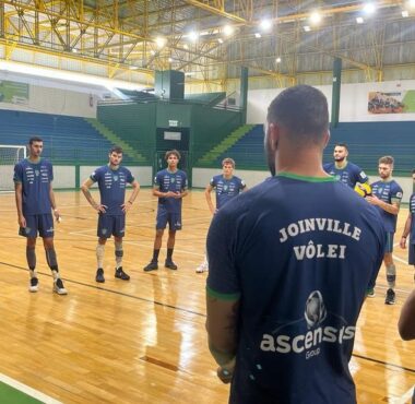 JOINVILLE VÔLEI ENFRENTA ARAUCÁRIA NESTA SEXTA-FEIRA NO 1º JOGO DA SEMIFINAL
