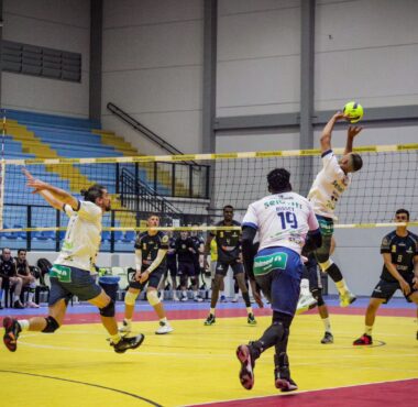 NA ESTREIA NO ESTADUAL, JOINVILLE VÔLEI VENCE ITAPEMA POR 3 SETS A 0
