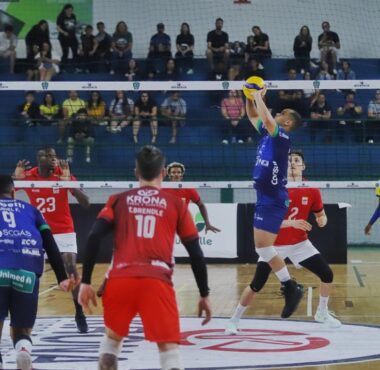 JOINVILLE VÔLEI ENCERRA SÉRIE DE AMISTOSOS CONTRA A SELEÇÃO DA COLÔMBIA COM VITÓRIA POR 3 A 2