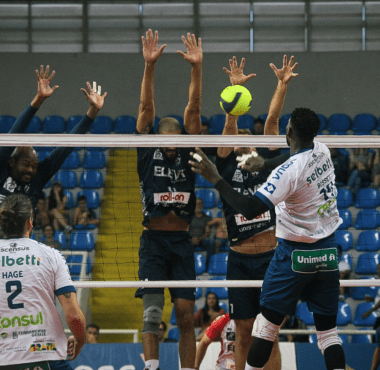 Joinville Vôlei vence Blumenau com autoridade e termina 1ª fase do Estadual invicto