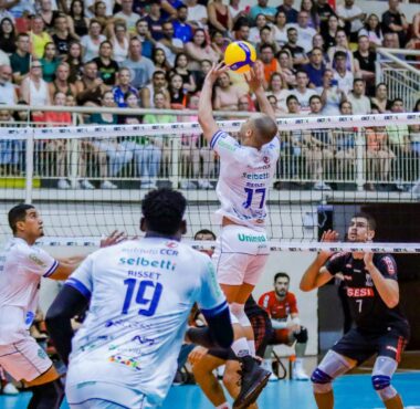 JOINVILLE VÔLEI FAZ JOGO DECISIVO CONTRA O SESI BAURU NESTA 5ª FEIRA NO CENTREVENTOS