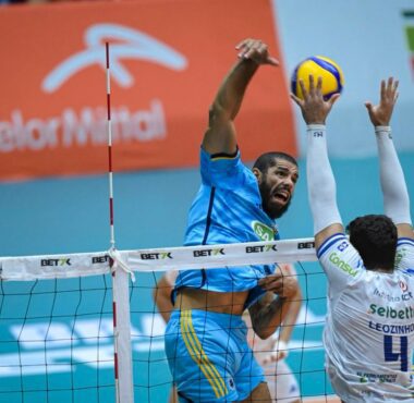 JOINVILLE VÔLEI JOGA BEM, MAS É SUPERADO PELO SADA CRUZEIRO NA COPA BRASIL