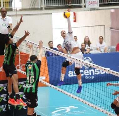 EM CONFRONTO DIRETO POR VAGA, JOINVILLE VÔLEI ENCARA GUARULHOS NESTA 2ª FEIRA