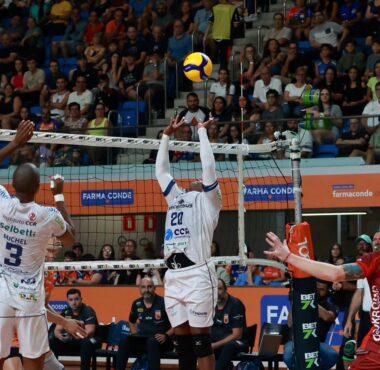 Em noite memorável, Joinville Vôlei vence São José e decide em casa classificação às semifinais
