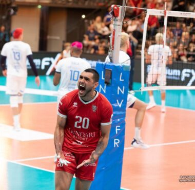 PONTEIRO JOÃO NOLETO ACERTA COM O JOINVILLE VÔLEI APÓS DUAS TEMPORADAS NA EUROPA
