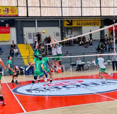 JOINVILLE VÔLEI VENCE CHAPECÓ PELA 2ª ETAPA DO ESTADUAL E MANTÉM A LIDERANÇA