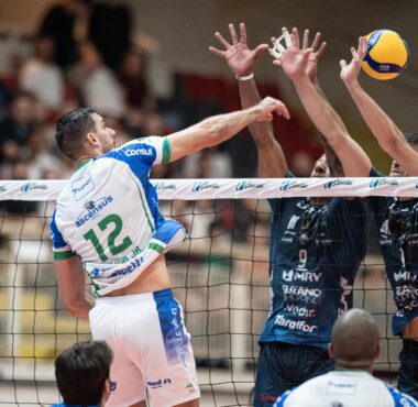 JOINVILLE VÔLEI É SUPERADO PELO SUZANO EM CASA NA ESTREIA NA SUPERLIGA