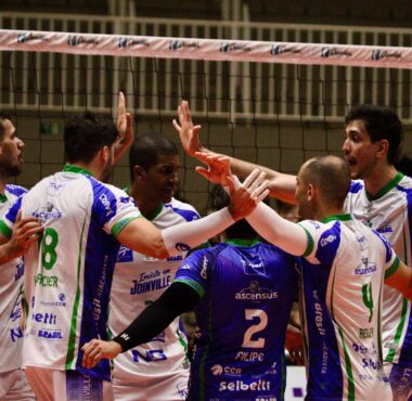 JOINVILLE VÔLEI VENCE SESI BAURU FORA DE CASA E SE RECUPERA NA SUPERLIGA