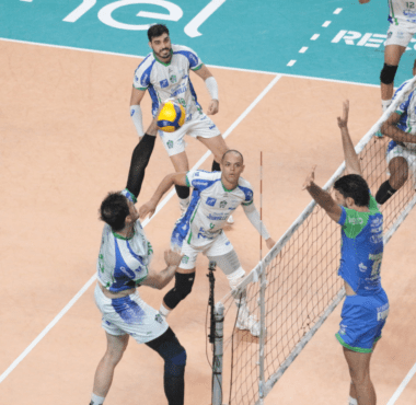 Joinville Vôlei vence São José por 3 a 2 e mantém sequência positiva na Superliga