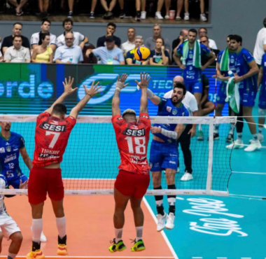 Na retomada da Superliga, Joinville Vôlei recebe Sesi Bauru, neste domingo, no Centreventos