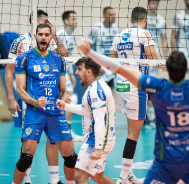 JOINVILLE VÔLEI DECIDE VAGA NA SEMIFINAL NESTA 5ª FEIRA CONTRA O VÔLEI RENATA
