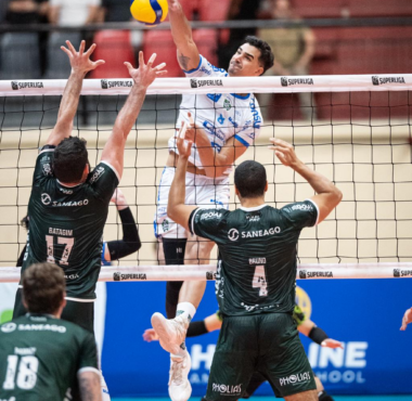 Joinville Vôlei vence Goiás e fica mais perto da permanência na Superliga
