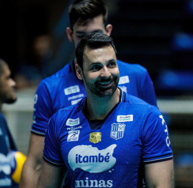 Joinville Vôlei anuncia ponteiro multicampeão Renato Pato como primeiro reforço para a temporada 2026/27