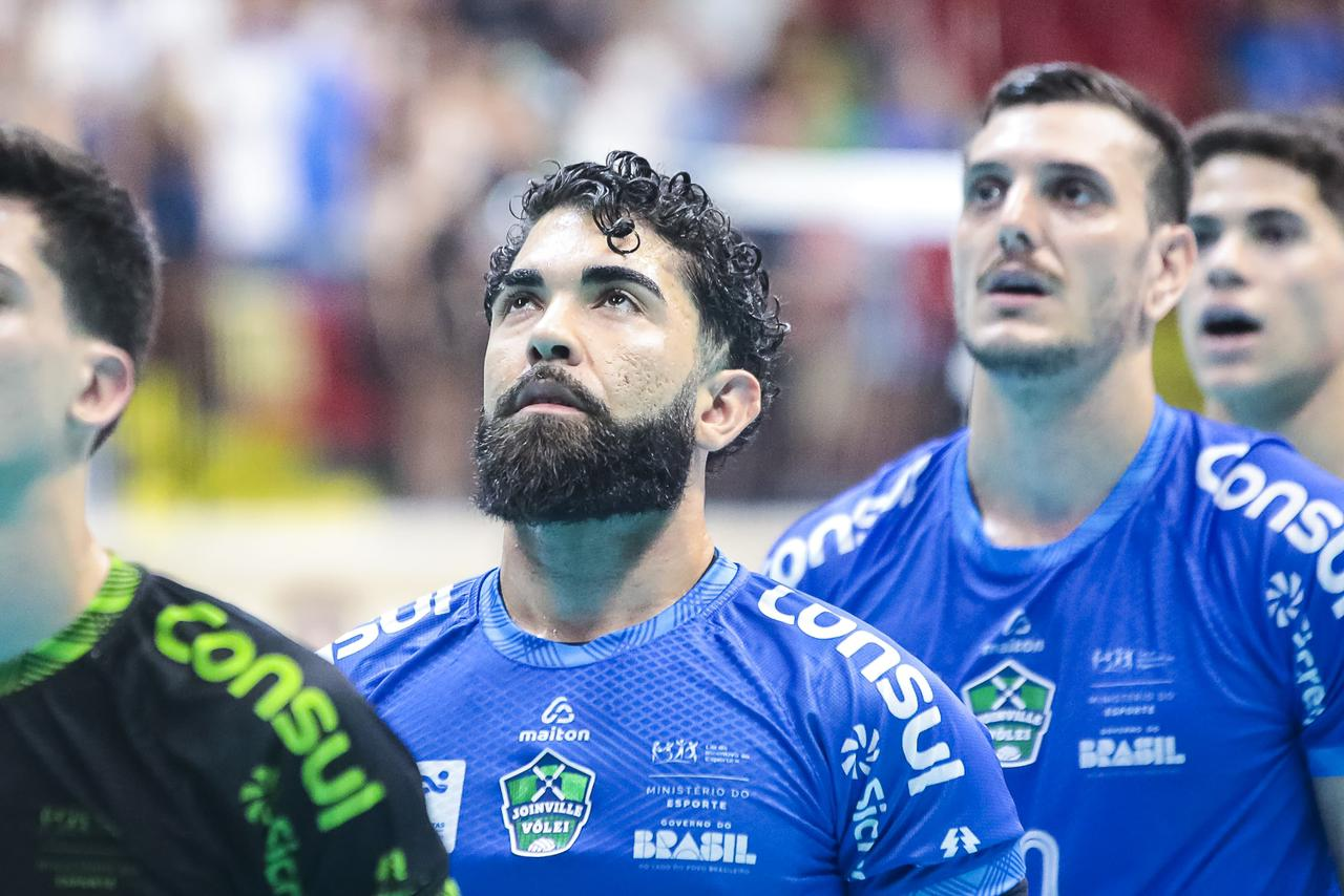 Identificado com o projeto, Pedro William permanece no Joinville Vôlei